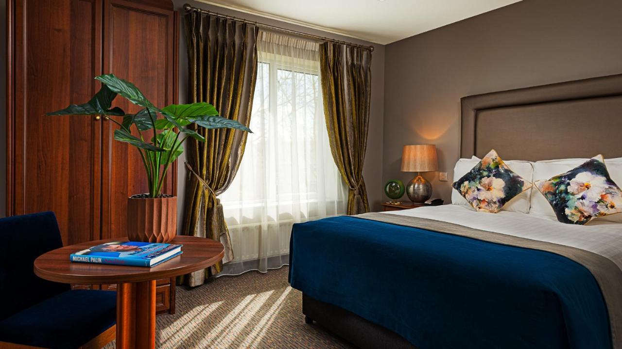 Longcourt House Hotel نيوكاسل ويست المظهر الخارجي الصورة